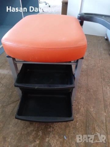 Помощен стол за педикюр