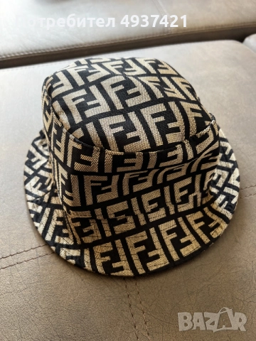 Женска шапка Fendi , снимка 4 - Шапки - 55955384