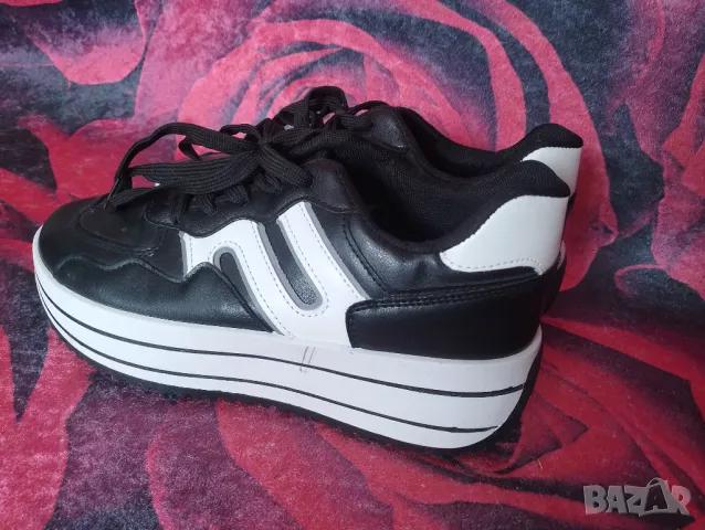 Черно-бели маратонки 41 номер , снимка 5 - Маратонки - 47744221