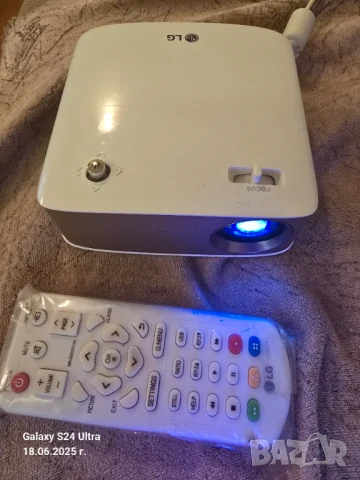 LED мини проектор LG PH150G с батерия