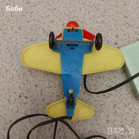 Стара Българска Пластмасова Рядка Играчка Самолет с Дистанционно , снимка 5 - Колекции - 48322350