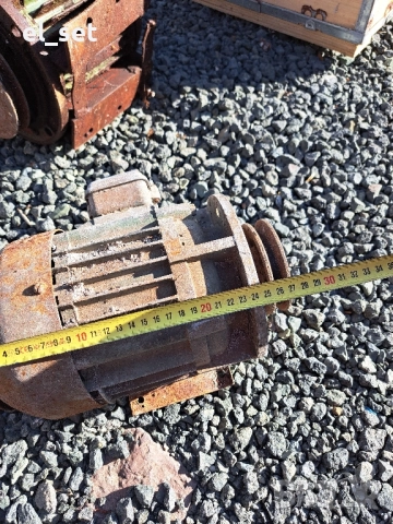 Трифазни ел.двигатели, снимка 4 - Електродвигатели - 51736216