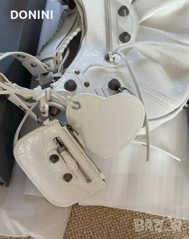 Balenciaga Дамска чанта, кожа, снимка 2 - Чанти - 56079986