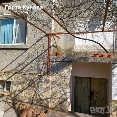 Къща с двор в Мечкарево