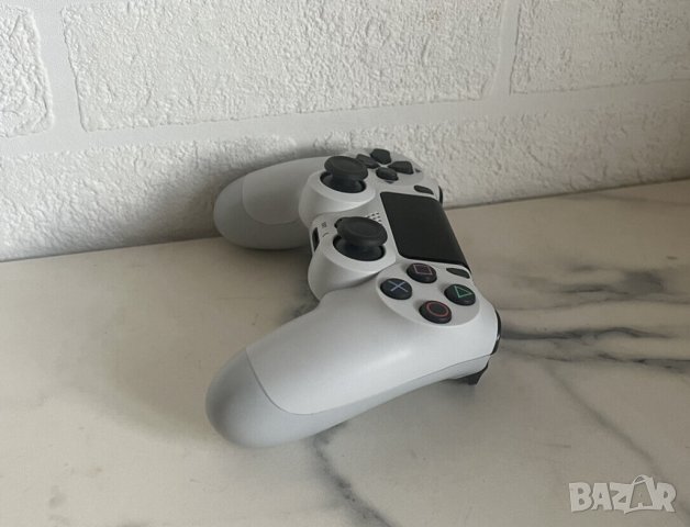 Оригинален Джойстик PS4 DualShock 4 Бял, снимка 2 - Аксесоари - 41540637