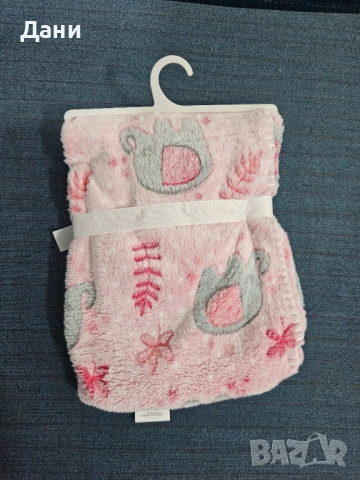 Продавам Чисто НОВИ бебешки играчки с етикетите, видра, мече, одеяло, дрънкалки, снимка 17 - Плюшени играчки - 53624948