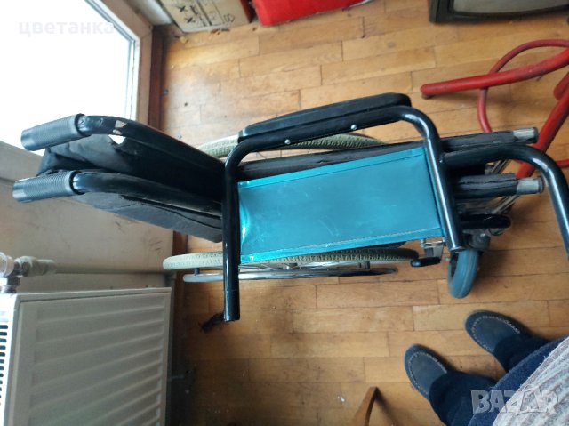Тоелетен и инвалиден стол, снимка 1 - Столове - 40999725