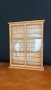 Малка дървена витрина за колекции