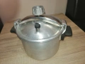 Продавам руска 6-литрова алуминиева тенджера под налягане, снимка 1
