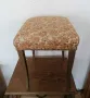 Една прекрасна старинна табуретка, която  е със страхотно красива дамаска. , снимка 3