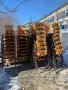 ПОД НАЕМ 150 броя дървени столове с метални крака , снимка 4