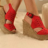 Стилни дамски сандали на платформа , снимка 1 - Сандали - 41473987