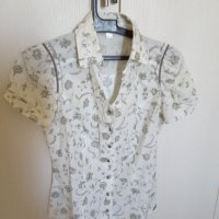 Дамска риза с къс ръкав, снимка 1 - Ризи - 42000787