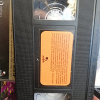 видео касета VHS ФАНТОМЪТ НА ОПЕРАТА, снимка 3 - Други жанрове - 39976263