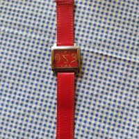 кварцов часовник Louis Vuitton