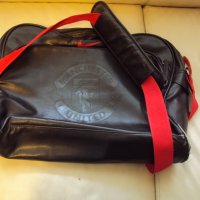 Чанта за през рамо от естествена кожа с логото на Манчестър, снимка 1 - Чанти - 34437436