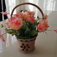 Кошничка с цветя - ръчна изработка - прекрасен подарък за Вашия празник, снимка 4 - Декорация за дома - 35791521