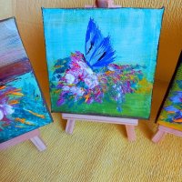 Малки рисувани картини с пеперуда и цветя със статив , снимка 4 - Декорация за дома - 44423656