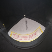 Черна и червена качествена шапка с надпис Пирели Pirelli марка гуми на атомобил, снимка 8 - Аксесоари и консумативи - 36268294