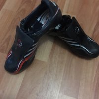 Футболни обувки Adidas, снимка 1 - Спортни обувки - 35883378