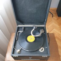 Стар английски грамофон с манивела, снимка 3 - Антикварни и старинни предмети - 41287431