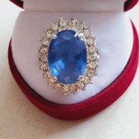 Прекрасен дамски пръстен родий ,син топаз и циркони, снимка 2 - Пръстени - 42330887