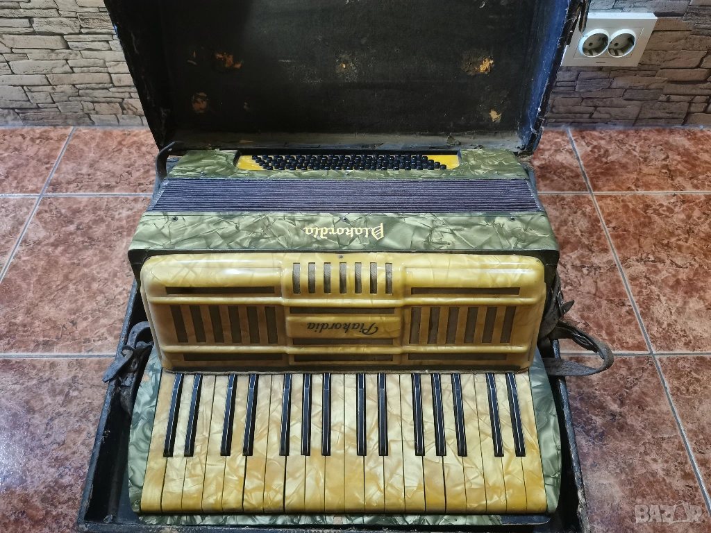 акордеон PIACORDIA  - 80БАСА, снимка 1