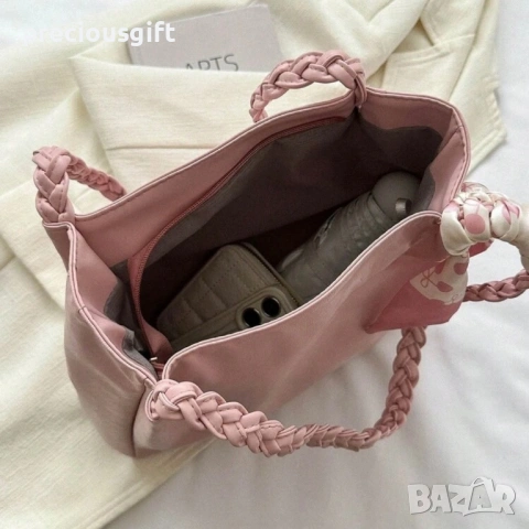 Дамска кожена розова чанта, снимка 5 - Чанти - 53801776