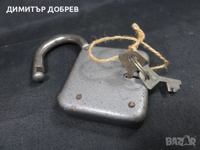 СТАР РЕТРО СОЦ СССР ГОЛЯМ КАТИНАР С 2 КЛЮЧА, снимка 4 - Антикварни и старинни предмети - 51945934