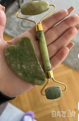 💚 Нефритен масажор за лице  