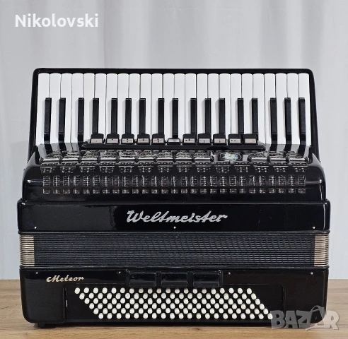 Акордеон Weltmeister Meteor , снимка 2 - Акордеони - 53777879