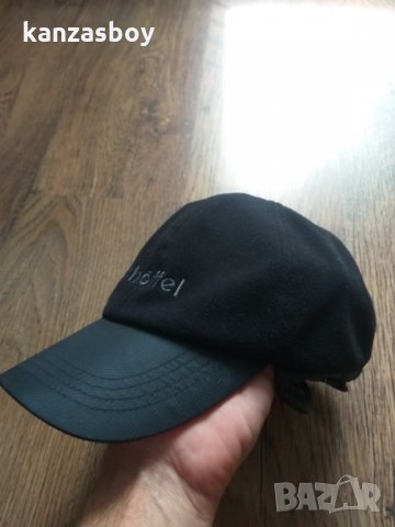 schoffel - страхотна зимна шапка , снимка 2 - Шапки - 34494375