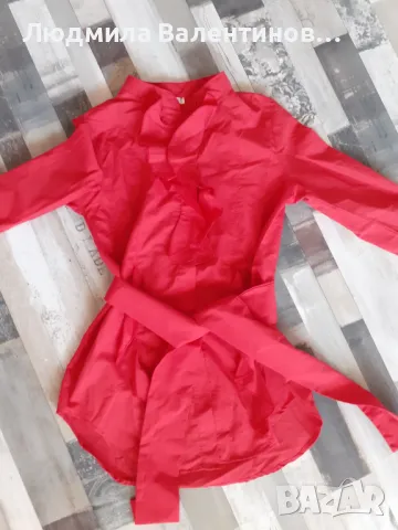 Риза , дълга с колан в червено