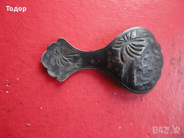 Релефна посребрена холандска лъжичка , снимка 4 - Антикварни и старинни предмети - 53023049