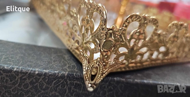 Луксозна двуетажна декорация в златисто с огледални основи, подходяща и като поставка за бижута, снимка 2 - Други стоки за дома - 52903421