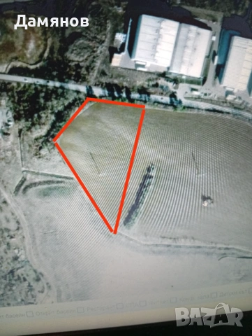 Продавам парцел 20дка.с лице 100м.на пътя Русе-Николово