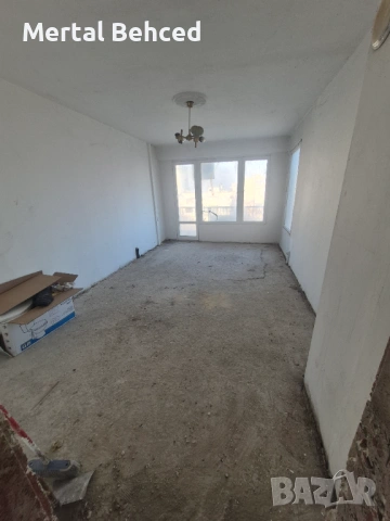 Продавам 3 стаен апартамент