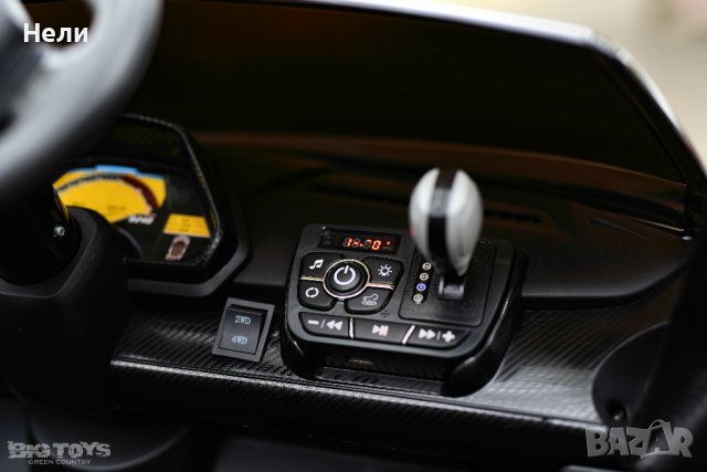 Акумулаторен КОЛА Lamborghini VENENO 4X4 12V батерия, снимка 9 - Детски велосипеди, триколки и коли - 42535724