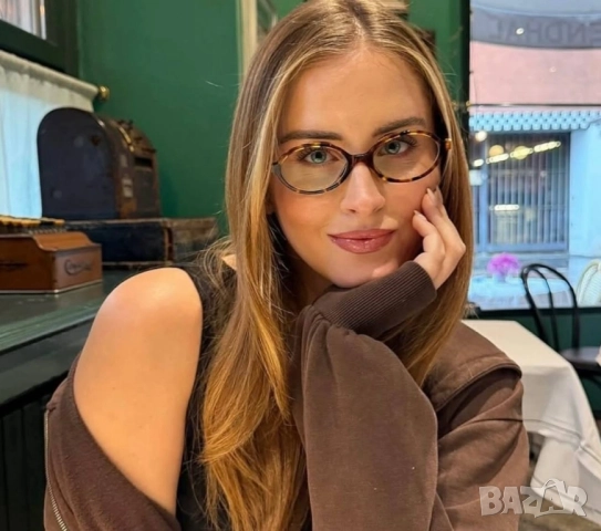 очила с черен обикновен калъф и Ув защита miu miu vehla cartier , снимка 6 - Слънчеви и диоптрични очила - 52093165