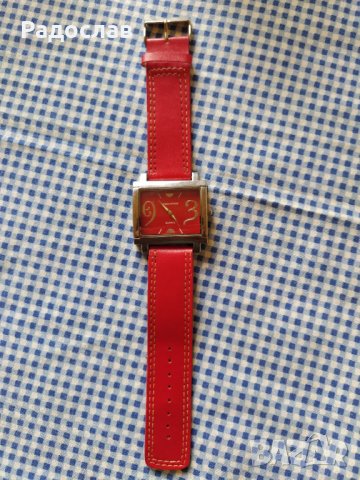 кварцов часовник Louis Vuitton, снимка 1 - Дамски - 34151170