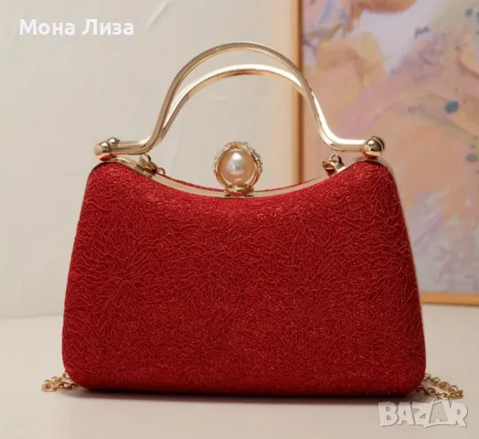 Червена елегантна чантичка 