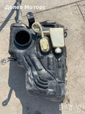 Резервоар 4088806AA, 9813694780 от Citroen Berlingo 1.6 BlueHDI 75 кс. двигател BHW, 2018г., 5 ск.