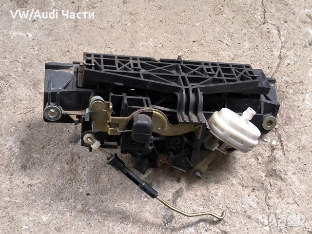 Механизъм ключалка брава заден капак багажник за Ауди А3 Audi A3 Audi A4 A6 8D9827565H / 4B0827565H