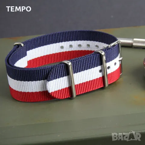 КАИШКА ZULU- ЧЕРВЕН / БЯЛ / СИН -18мм + ПОДАРЪК, снимка 4 - Каишки за часовници - 48202617