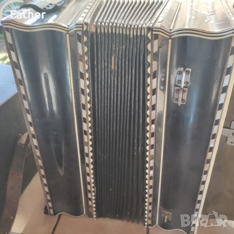 Колекционерски ретро акордеон Maximilien Vichoff, снимка 8 - Акордеони - 51787016