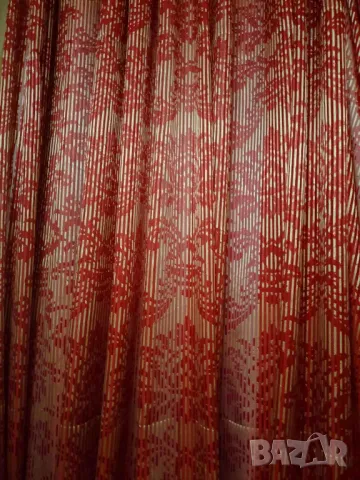 ПЛАТ ЗА ПЕРДЕ червено и златно