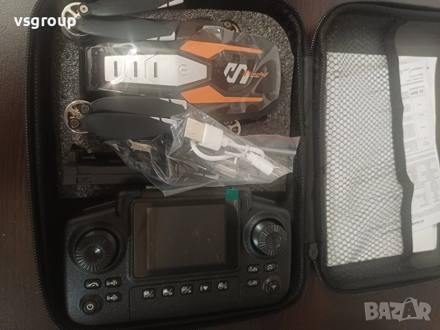 Дрон LU80 с двойна регулируема камера и контролер с екран USB зареждане нов  , снимка 2 - Дронове и аксесоари - 52727091