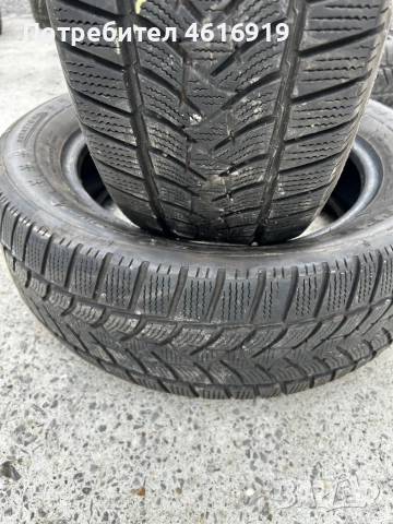 Зимни гуми Dunlop 215/60R17, снимка 2 - Гуми и джанти - 52045391