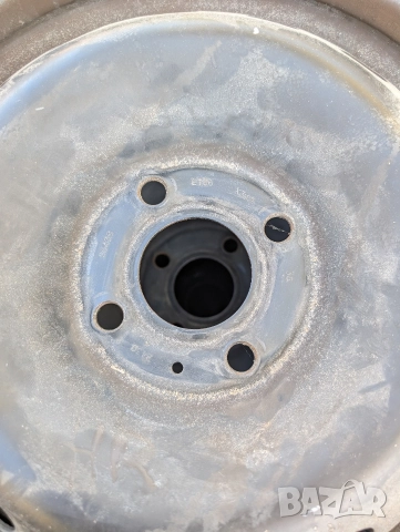 джанти с зимни гуми 14/4×100, снимка 5 - Гуми и джанти - 52606780