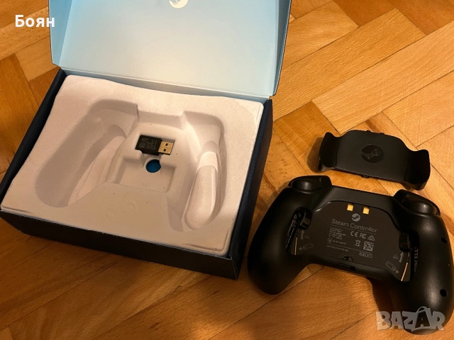 Steam Controller - безупречно състояние, снимка 3 - Джойстици и геймпадове - 53112226